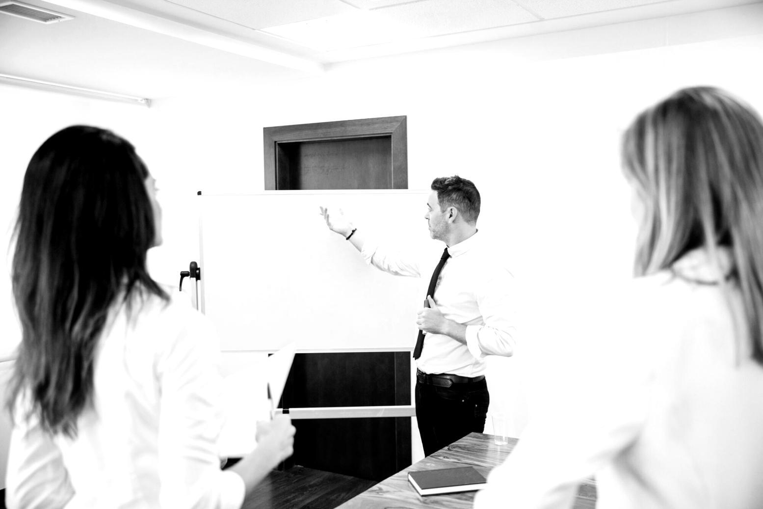 Analyse von Finanzdaten und Geschäftskennzahlen